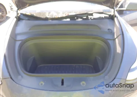 2021 Tesla Model Y Standard Range Rear-Wheel Drive z USA, uszkodzony, nr VIN 5YJYGDED2MF116454